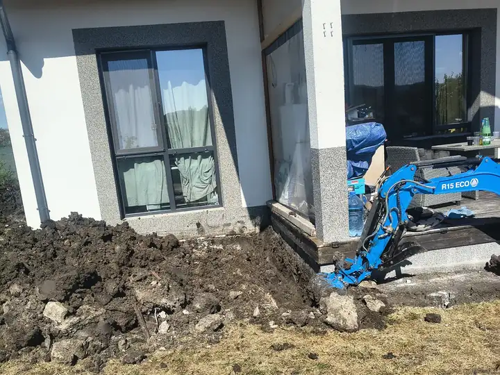 Rippa R15 Eco копае до веранда на къща